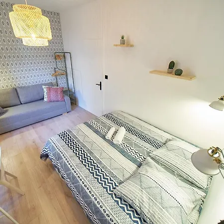 Le Globe Trotter, 8 Pers, Gratte Ciel-terrasse Apartment Villeurbanne