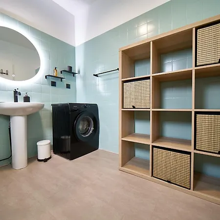 Apartment Le Globe Trotter, 8 Pers, Gratte Ciel-terrasse Villeurbanne