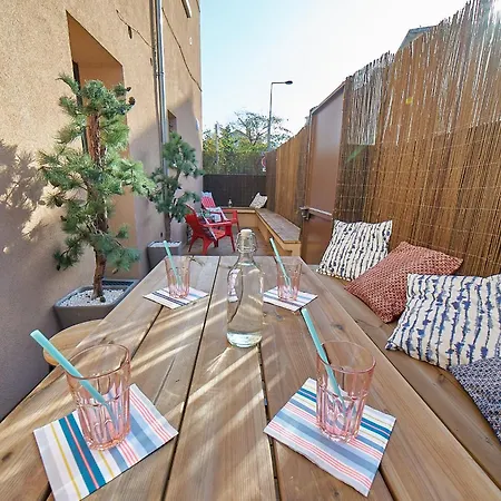 Le Globe Trotter, 8 Pers, Gratte Ciel-terrasse Apartment Villeurbanne