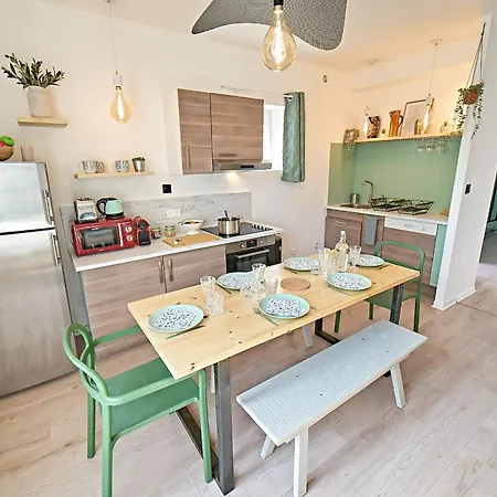Le Globe Trotter, 8 Pers, Gratte Ciel-terrasse Apartment Villeurbanne